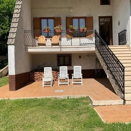Casa vacanze Villa Cervo nel Voltigno: your home away from home Villa Celiera